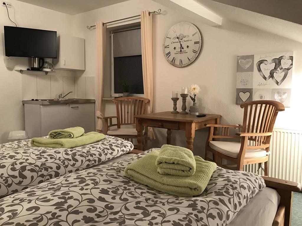 Leezdorfer Hof Hotel Ngoại thất bức ảnh