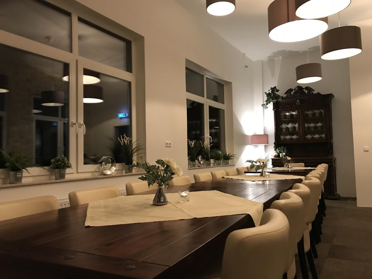 Leezdorfer Hof Hotel Ngoại thất bức ảnh
